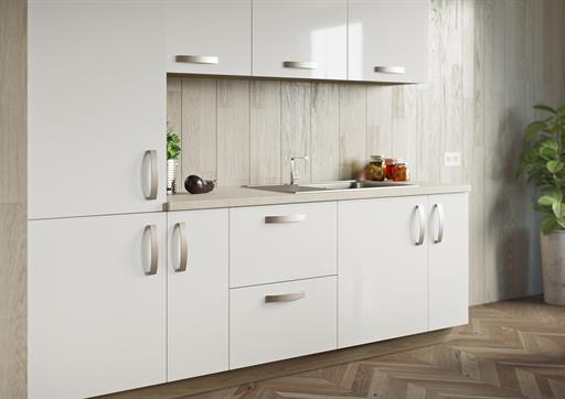 High Gloss White with Vienna Doors