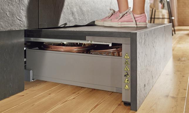 Blum Space Step