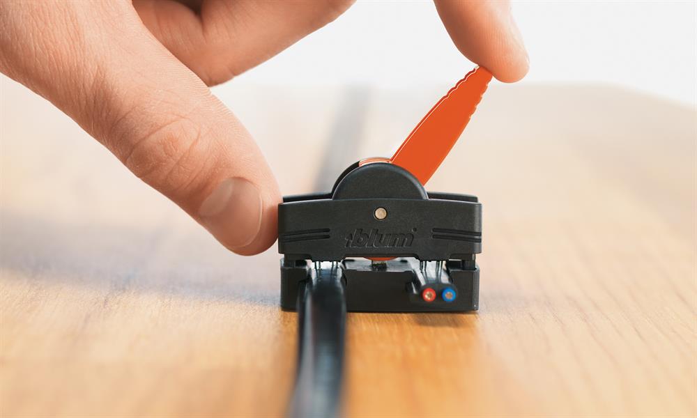 Blum Servo-Drive cable connecting node and 2 end caps