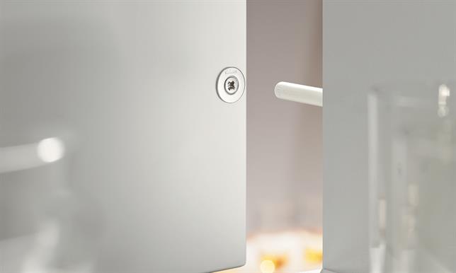 Screw-On Catch